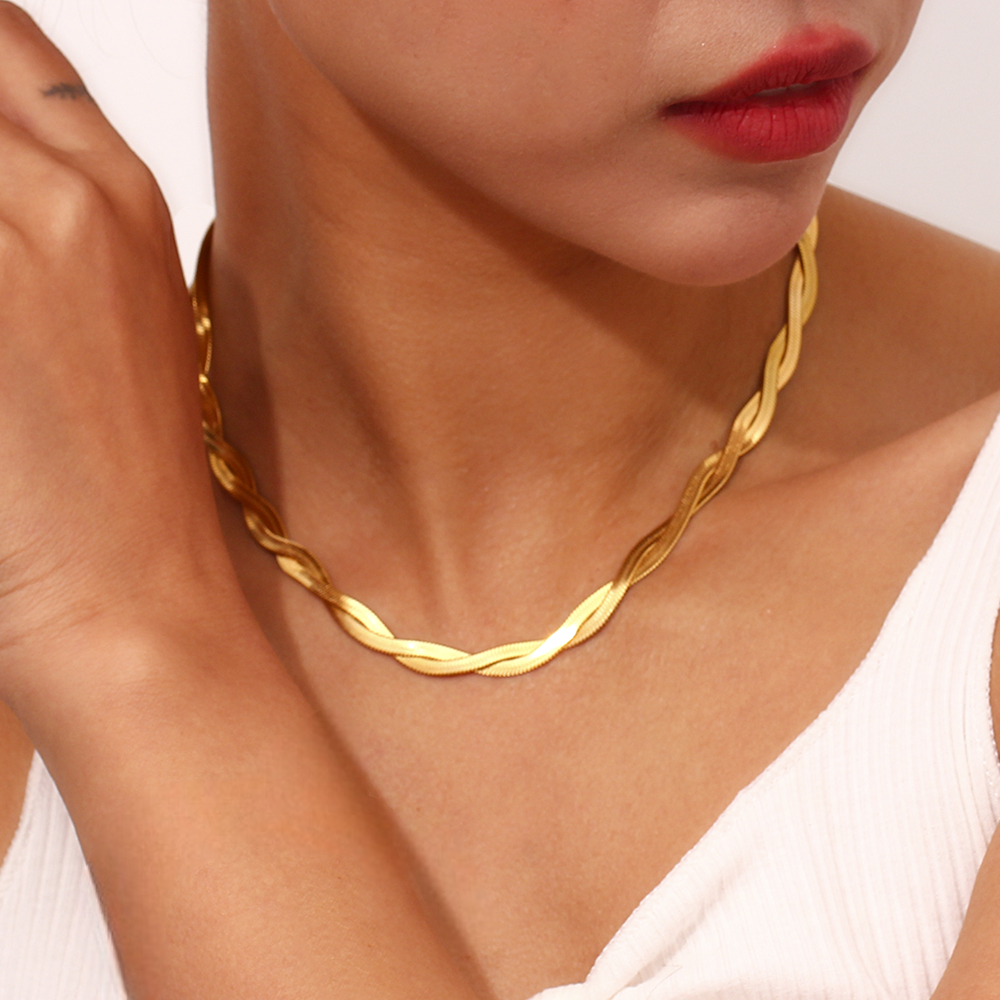 Intertwined Snake Chain Necklace