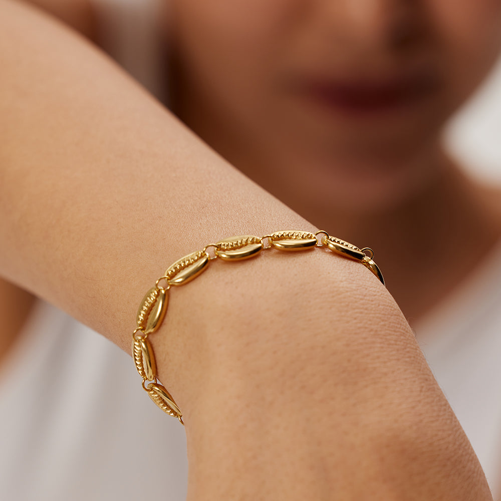 Shellfishly Yours Bracelet