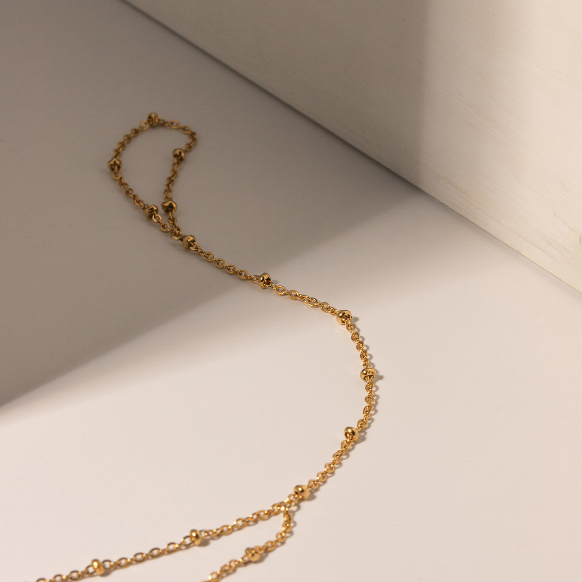 Noora Hand Chain