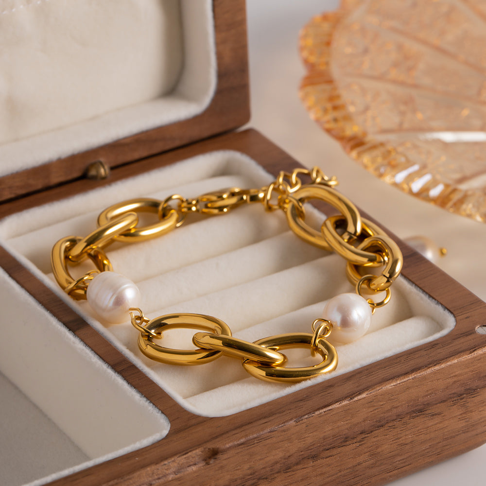 Pearl Loop Chain Bracelet