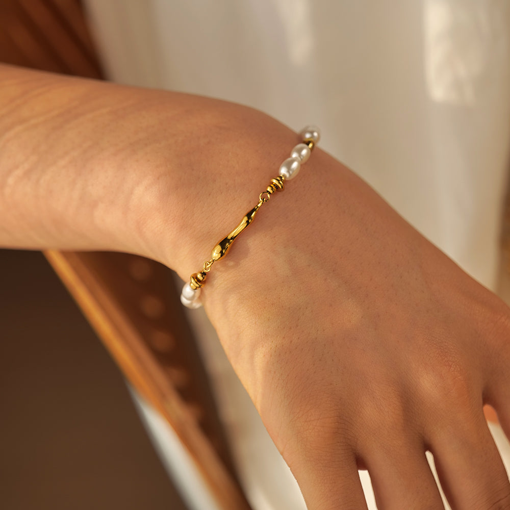 Swan Pearl Bracelet