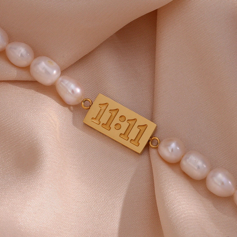 11:11 Golden Pearl Bracelet