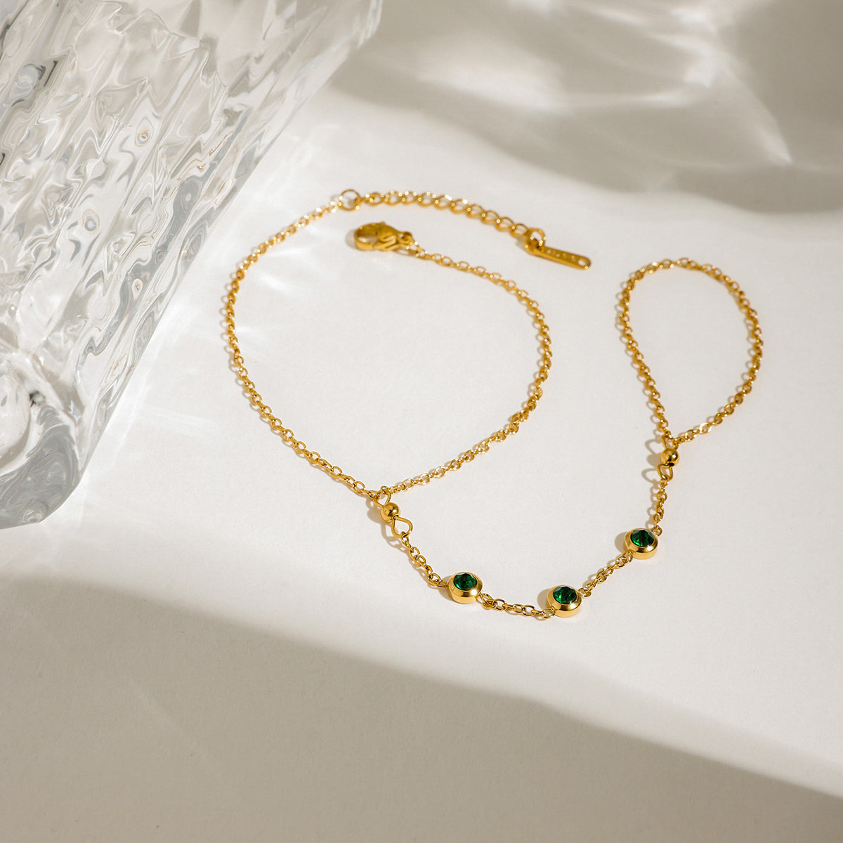 Emera Hand Chain