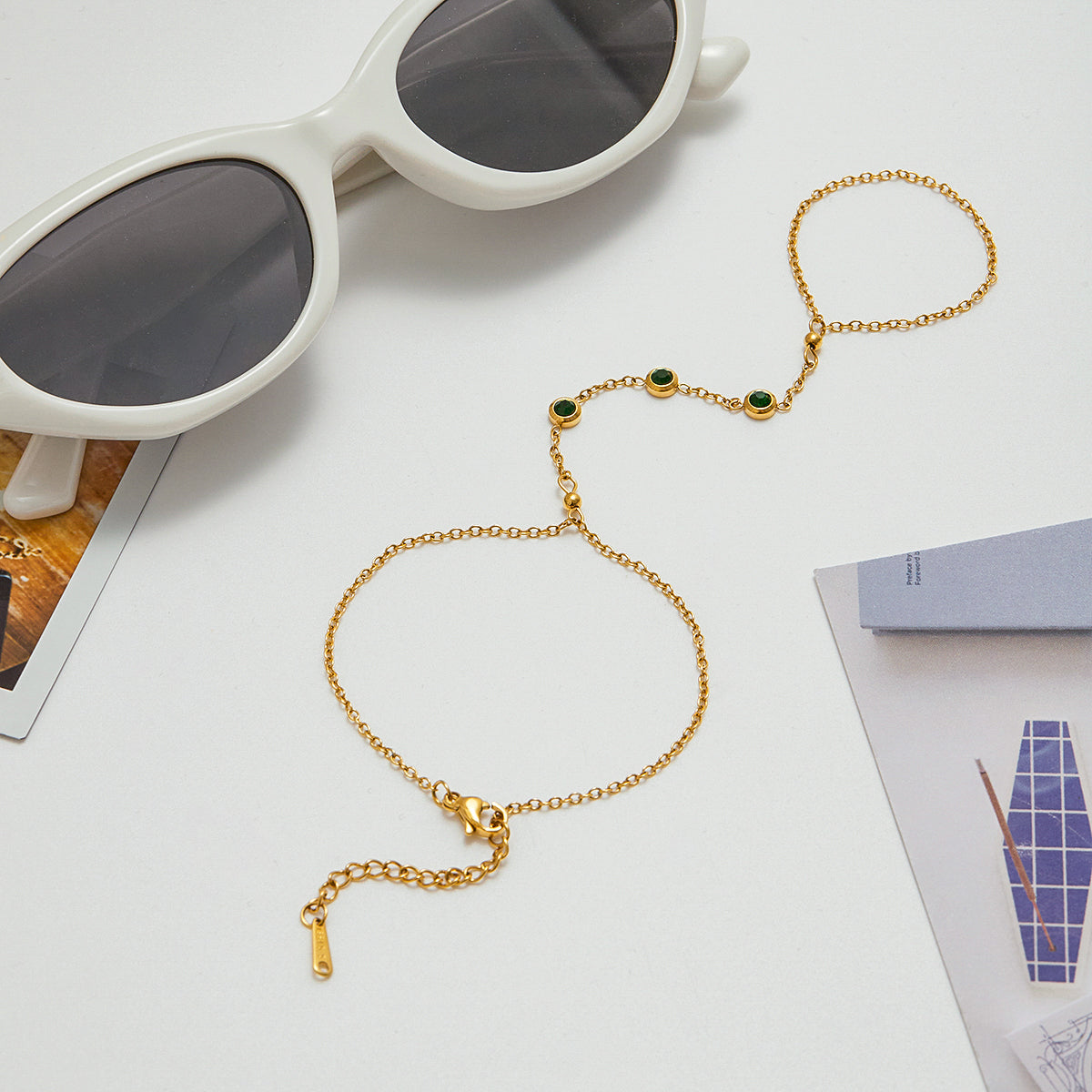 Emera Hand Chain