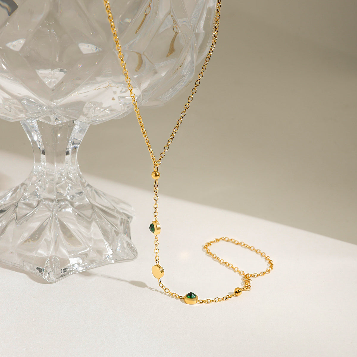 Emera Hand Chain